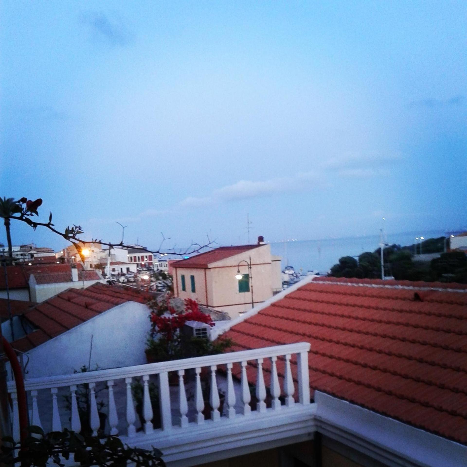B&B Guest House Il Porto Vecchio สตินติโน ภายนอก รูปภาพ